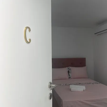 Hostel Casa Augusta 6 *
