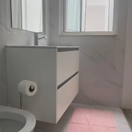 Casa Augusta 6 Hostel *