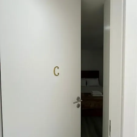 Auberge de jeunesse Casa Augusta 6 *